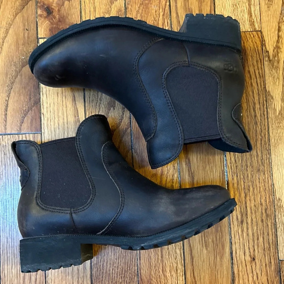 UGG Women's  Bonham Waterproof Leather Chelsea Boots, Size 6 - Picture 4 of 9